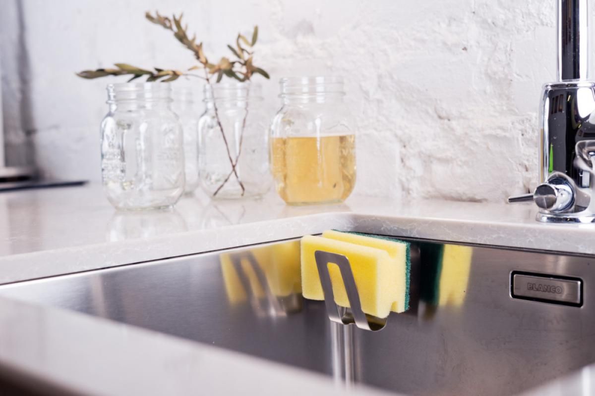 HAPPY SINKS Magnetisk Svampeholder i stål